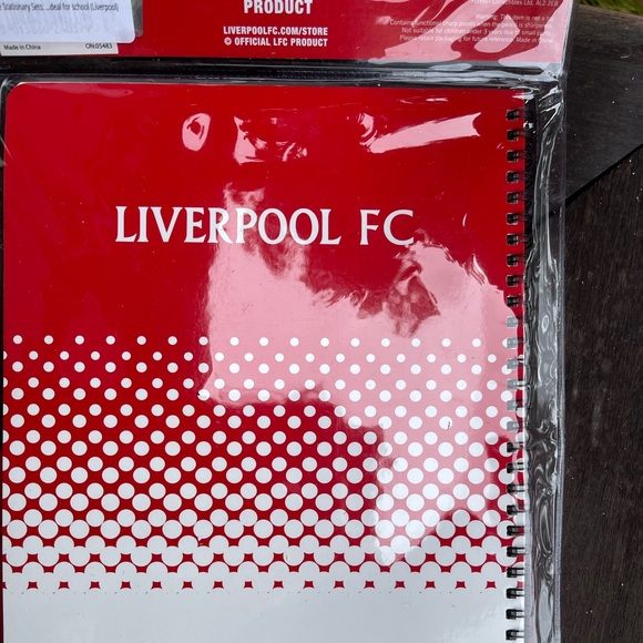 LIVERPOOL FC :pencil case - Picture 2 of 3